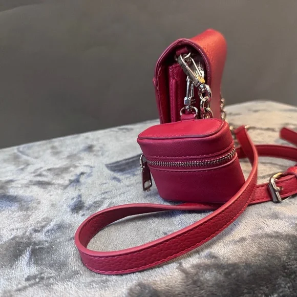 Steve Madden Bold Red Crossbody Bag - Picture 3 of 4